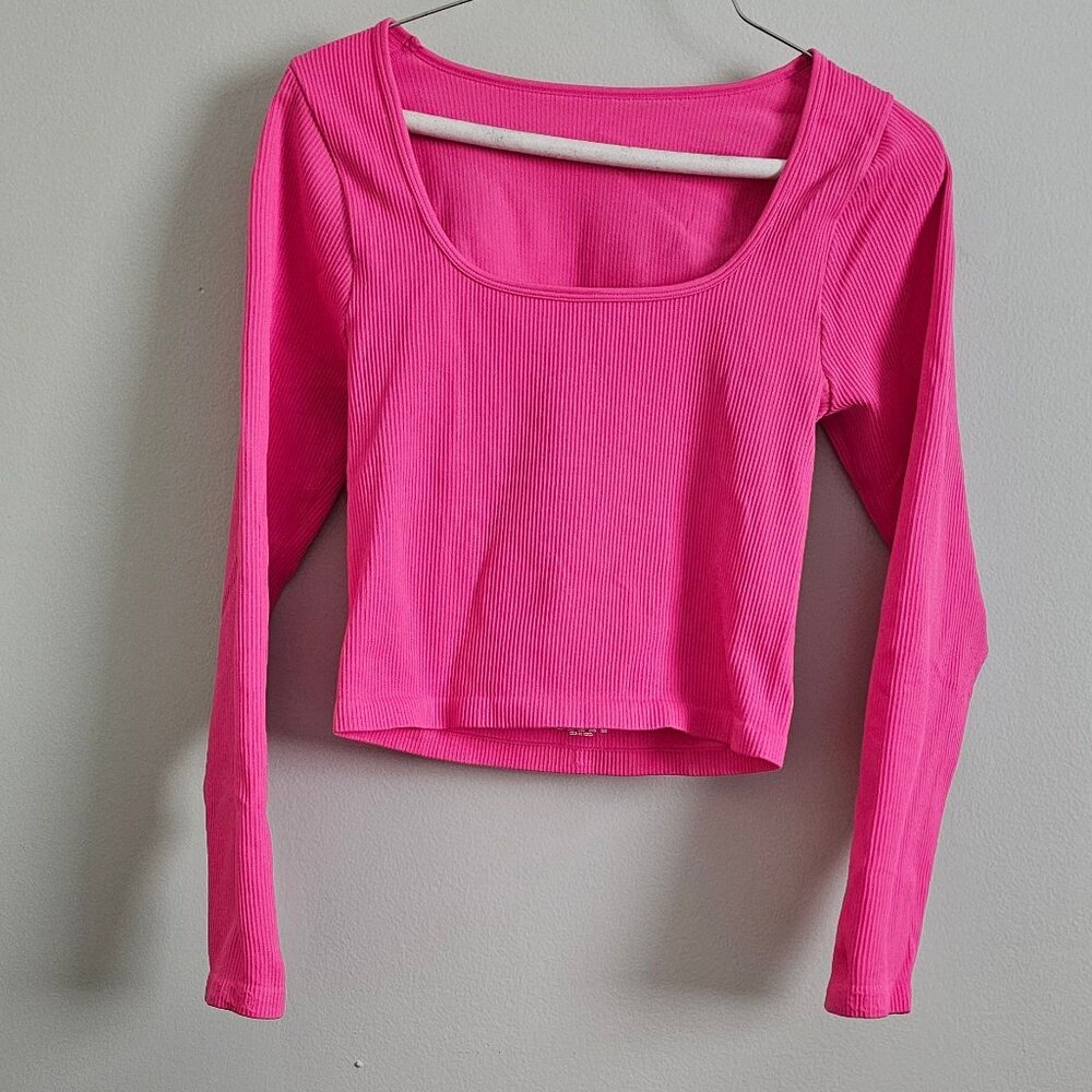 OQQ Pink Long Sleeve Cropped Top, Medium
